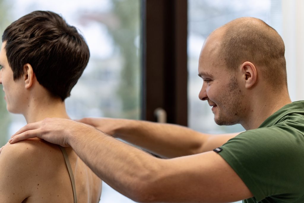Osteopathie Erwachsene - Durchführung einer Osteopathische Behandlung